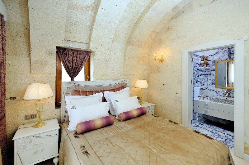 Anatelein Cave Hotel Uchisar Exterior photo