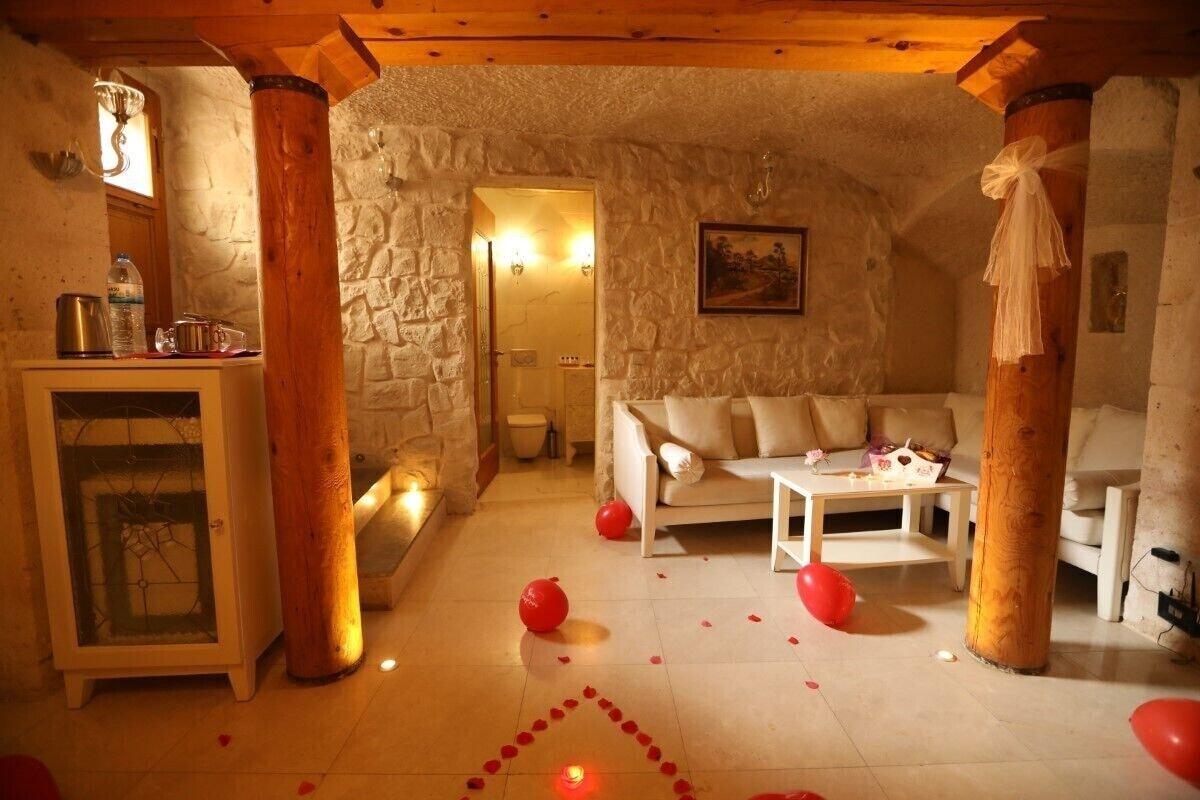 Anatelein Cave Hotel Uchisar Exterior photo
